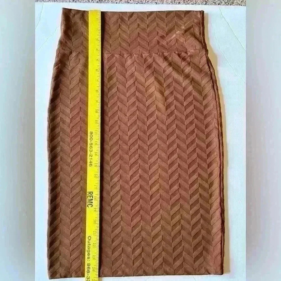 LulaRoe Brown Cassie Chevron Straight Pencil Skirt - Women’s Small 24 1/2” Long - Picture 6 of 6